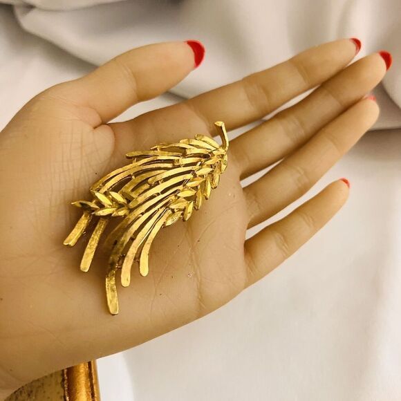 Vintage BSK Gold Tone Brooch Plant Leaf Textured Large Brushed 4592 - Picture 6 of 10